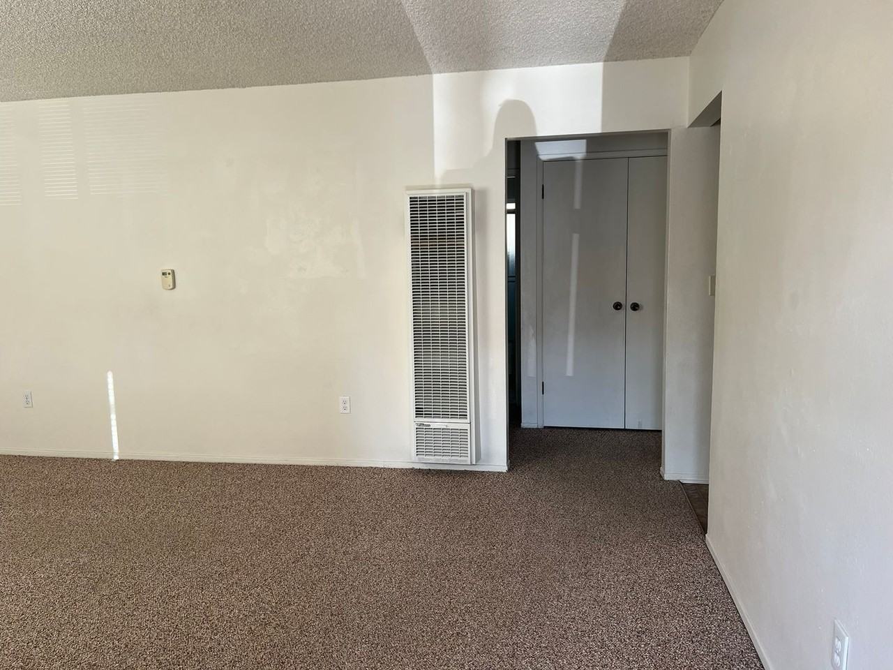 1392 Bolton Dr - Photo 5 of 19