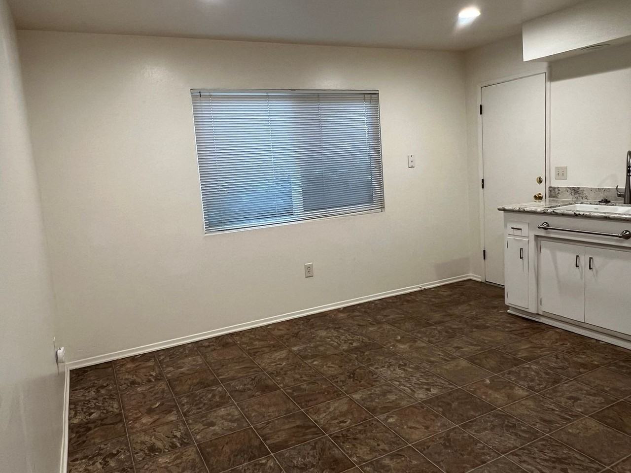 1392 Bolton Dr - Photo 6 of 19