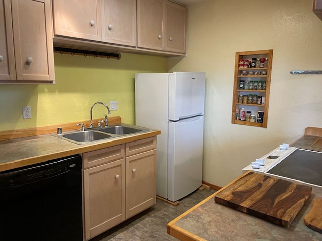 1216 Purtov St - Photo 3 of 19