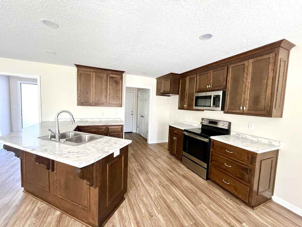 2562 Tuscan Way - Photo 5 of 13