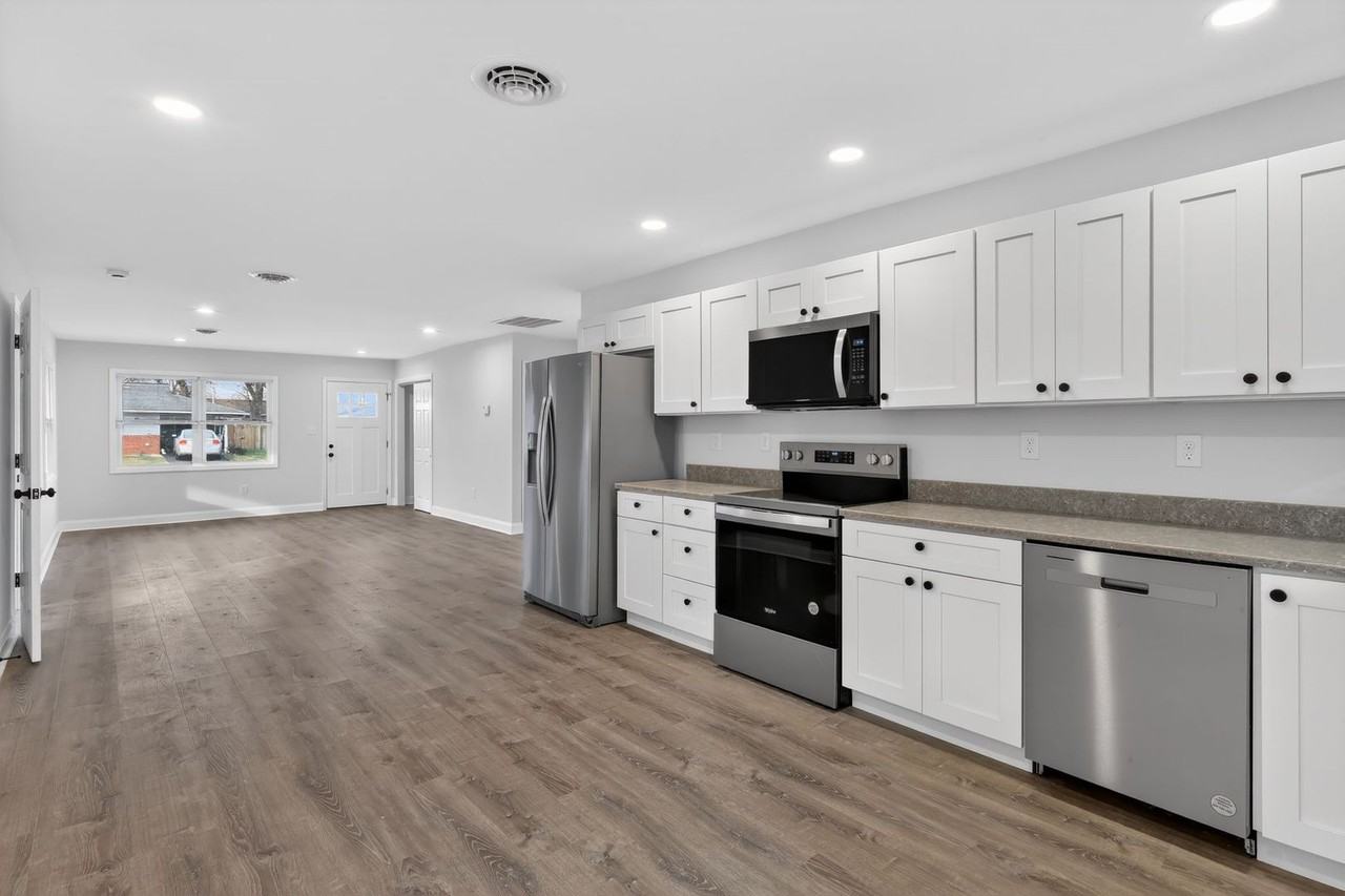 40 Montrose Dr - Photo 6 of 16