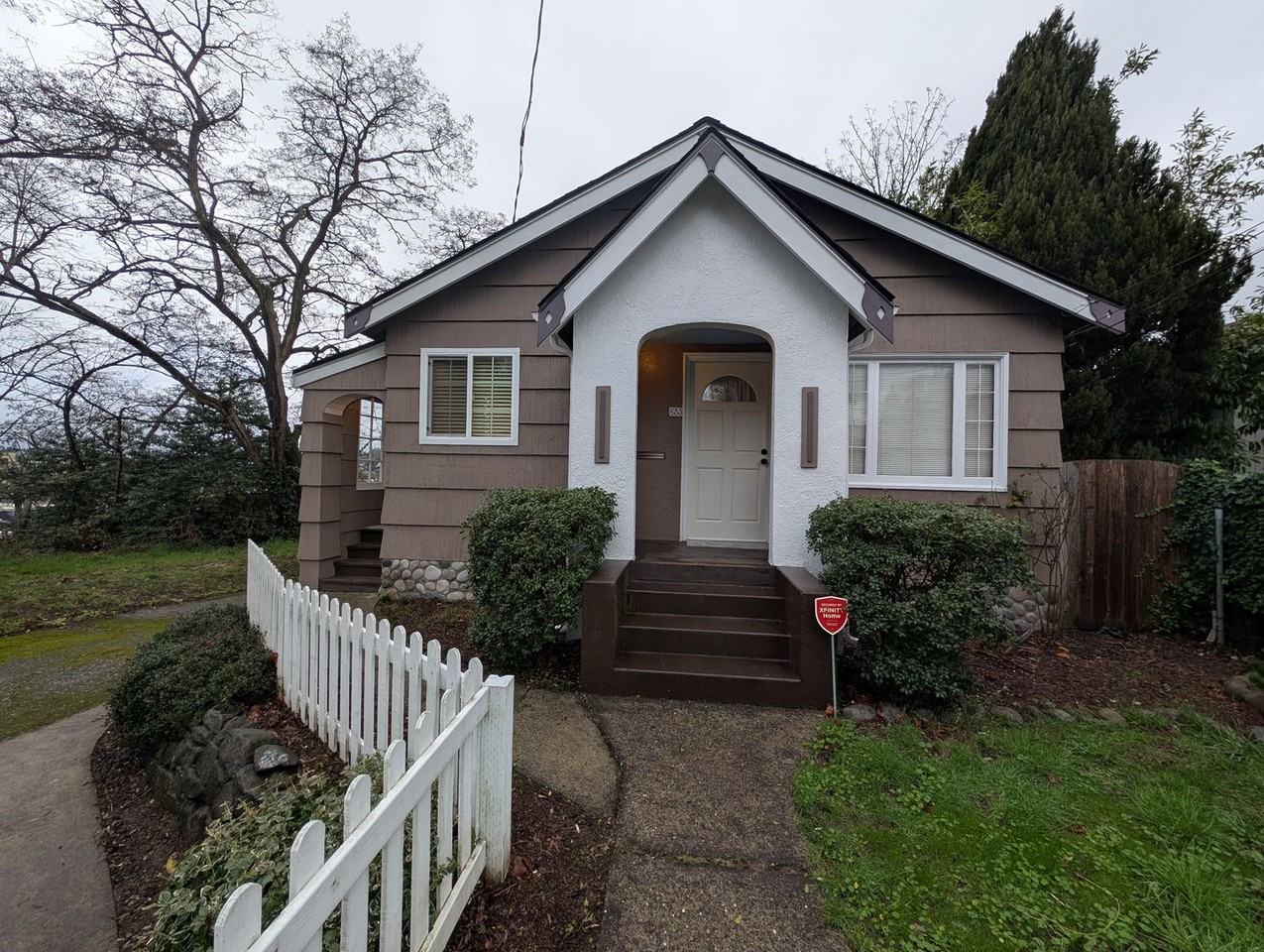 653 Pleasant Ave - Photo 2 of 26