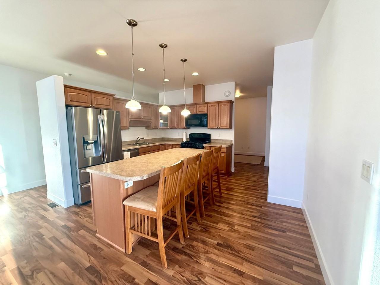 256 Upper Rosian Dr - Photo 3 of 20