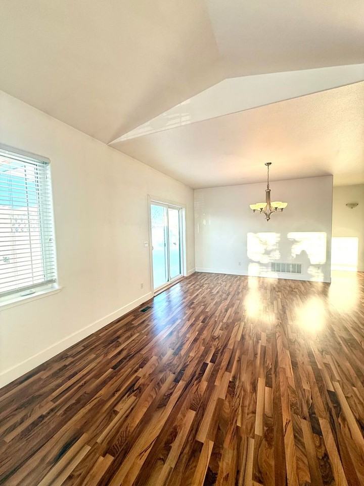 256 Upper Rosian Dr - Photo 4 of 20