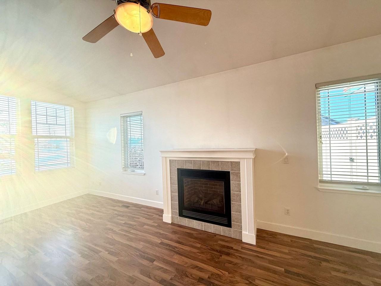 256 Upper Rosian Dr - Photo 5 of 20