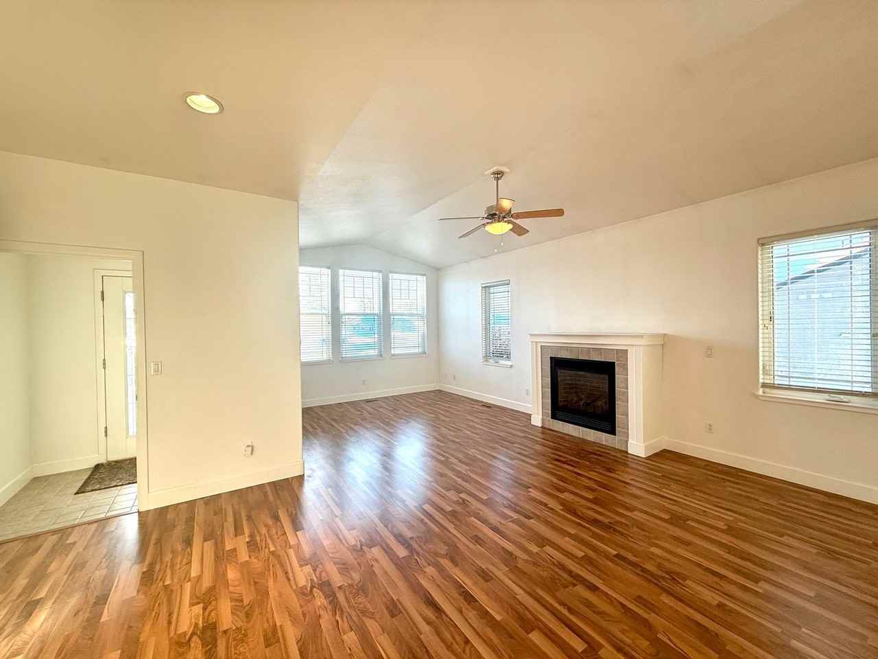 256 Upper Rosian Dr - Photo 6 of 20