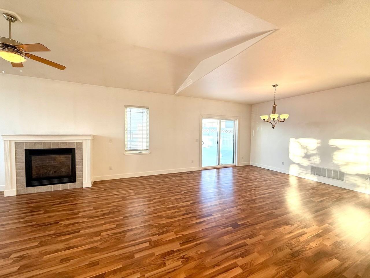 256 Upper Rosian Dr - Photo 7 of 20