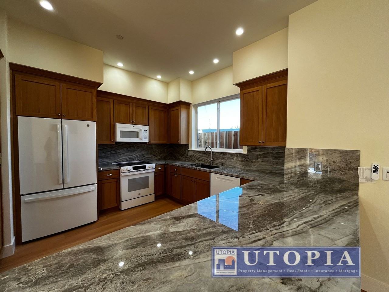 99 Alta Vista Dr #99B - Photo 4 of 34