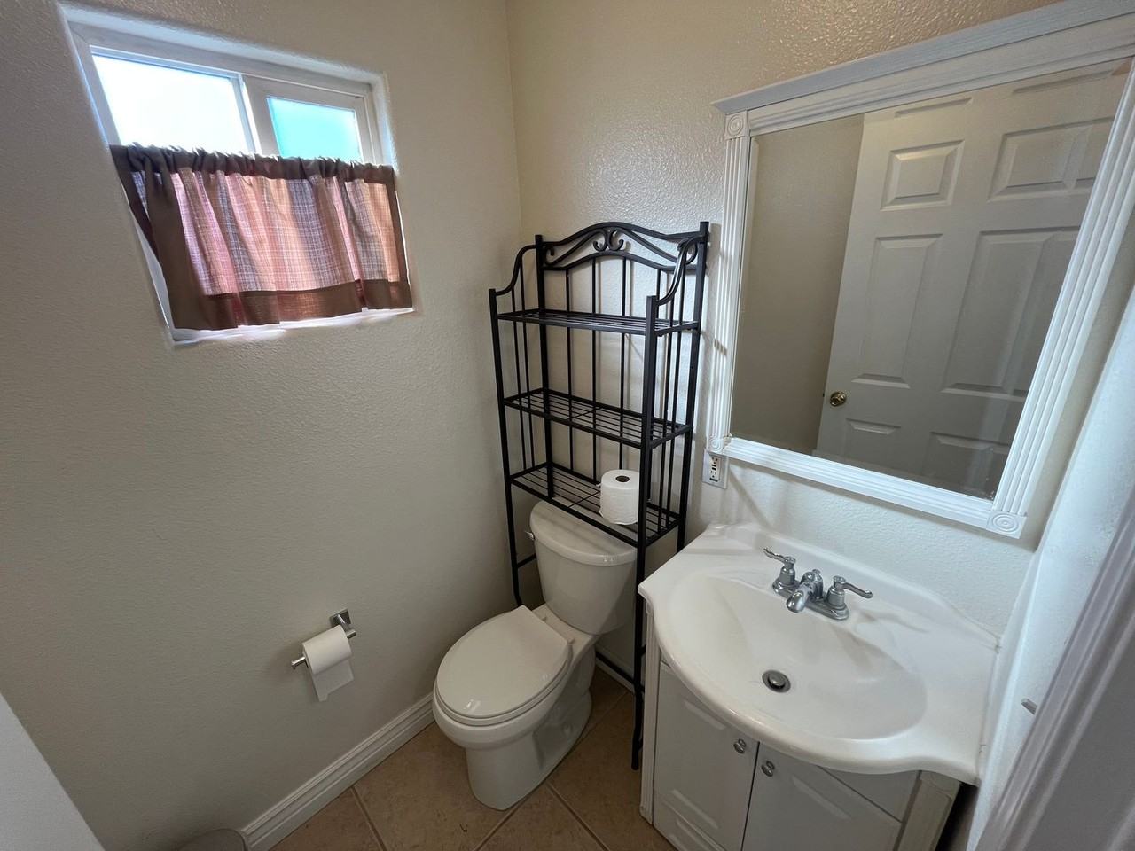 1632 S Mcclelland St - Photo 6 of 15