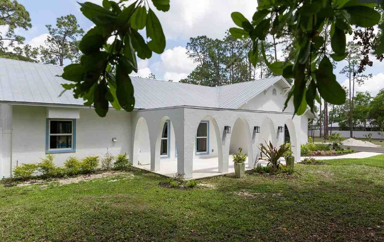 5588 Wendy Ln - Photo 4 of 37