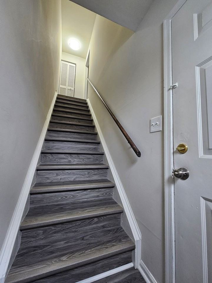 1407 Olivewood Ct - Photo 2 of 13