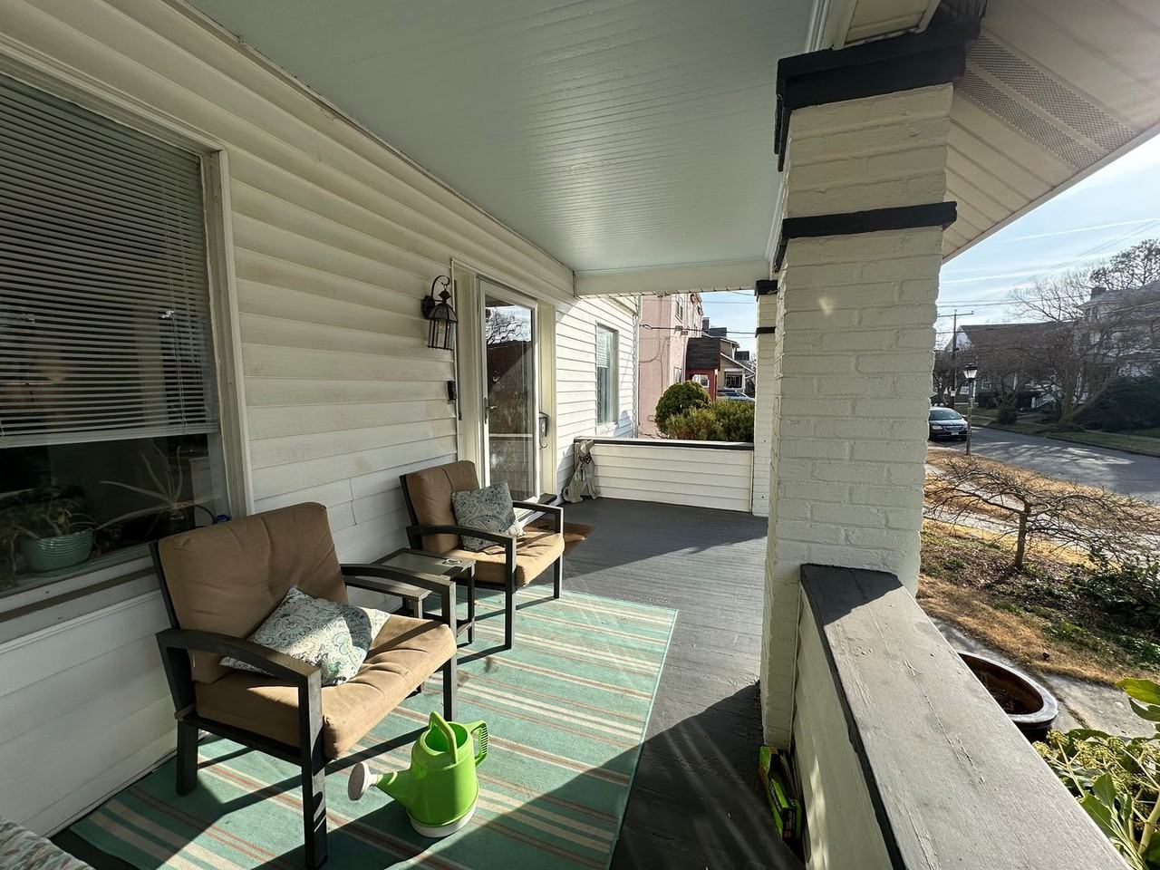 528 Virginia Ave - Photo 4 of 30