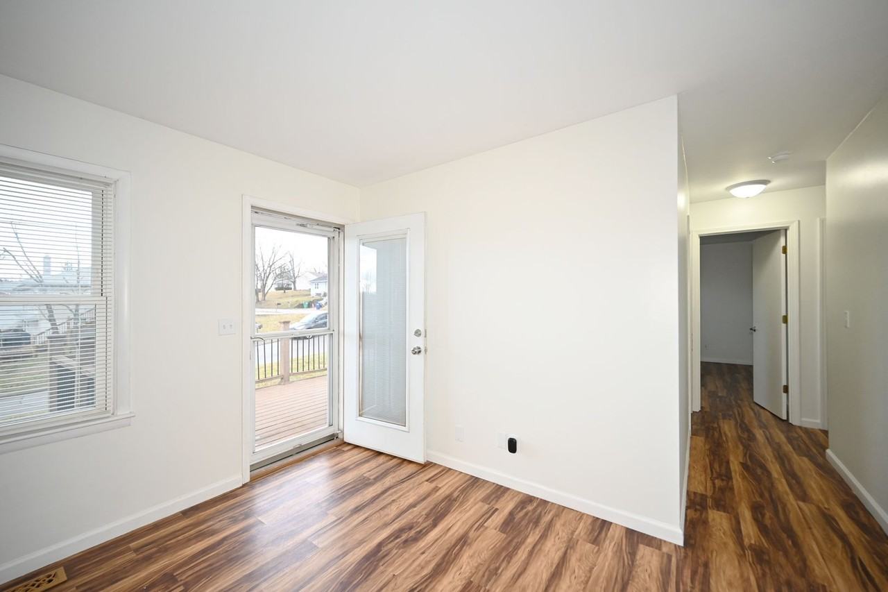 1216 1st St - Photo 4 of 23