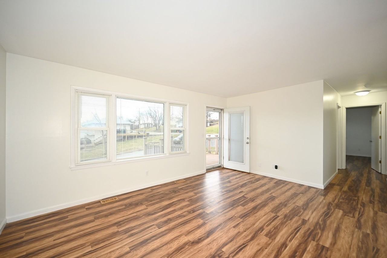 1216 1st St - Photo 6 of 23