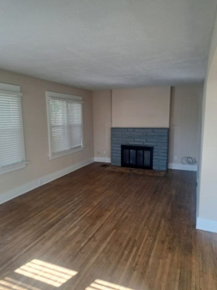 104 N Farr Rd - Photo 2 of 19