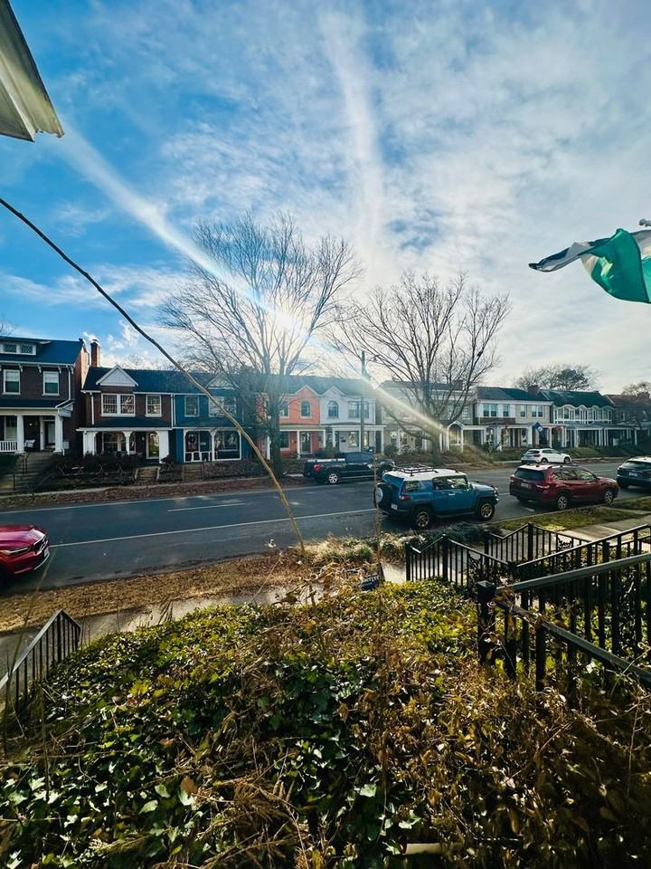 3406 Ellwood Ave - Photo 5 of 50