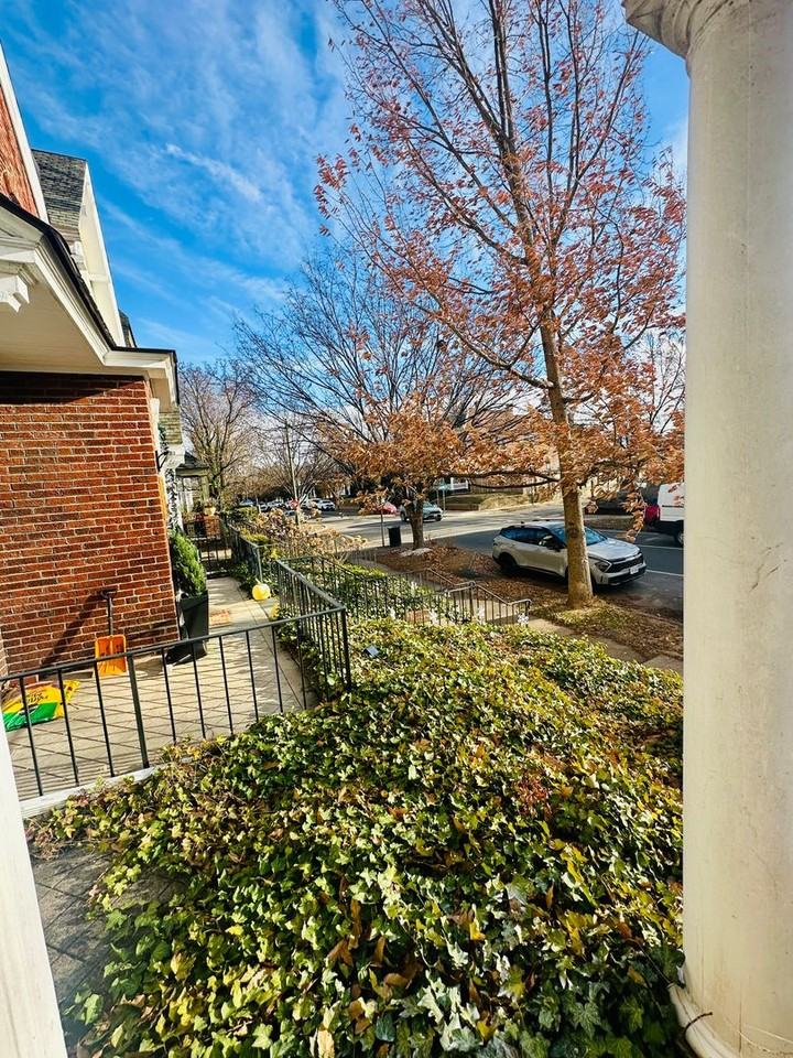 3406 Ellwood Ave - Photo 6 of 50