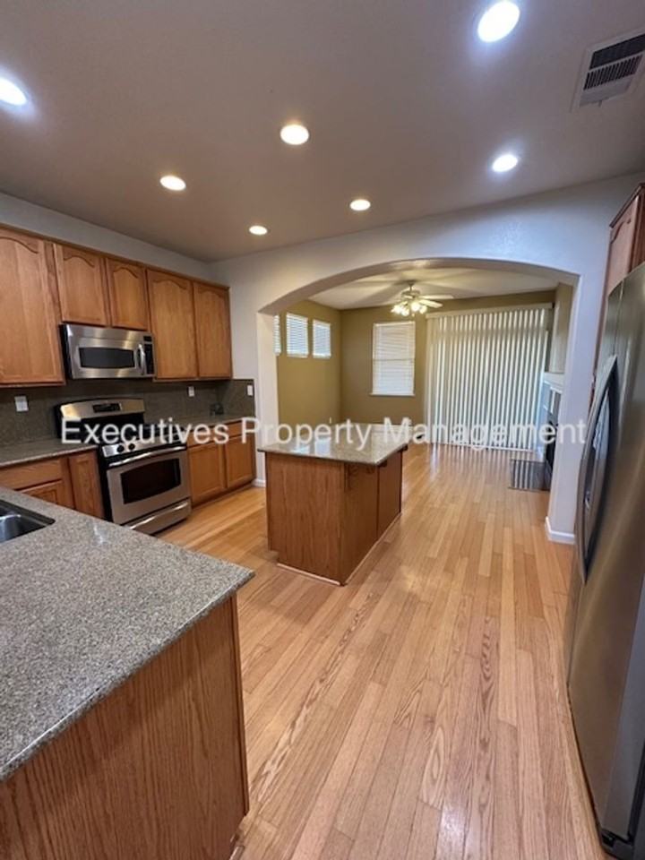 1263 Orion Ct - Photo 6 of 29