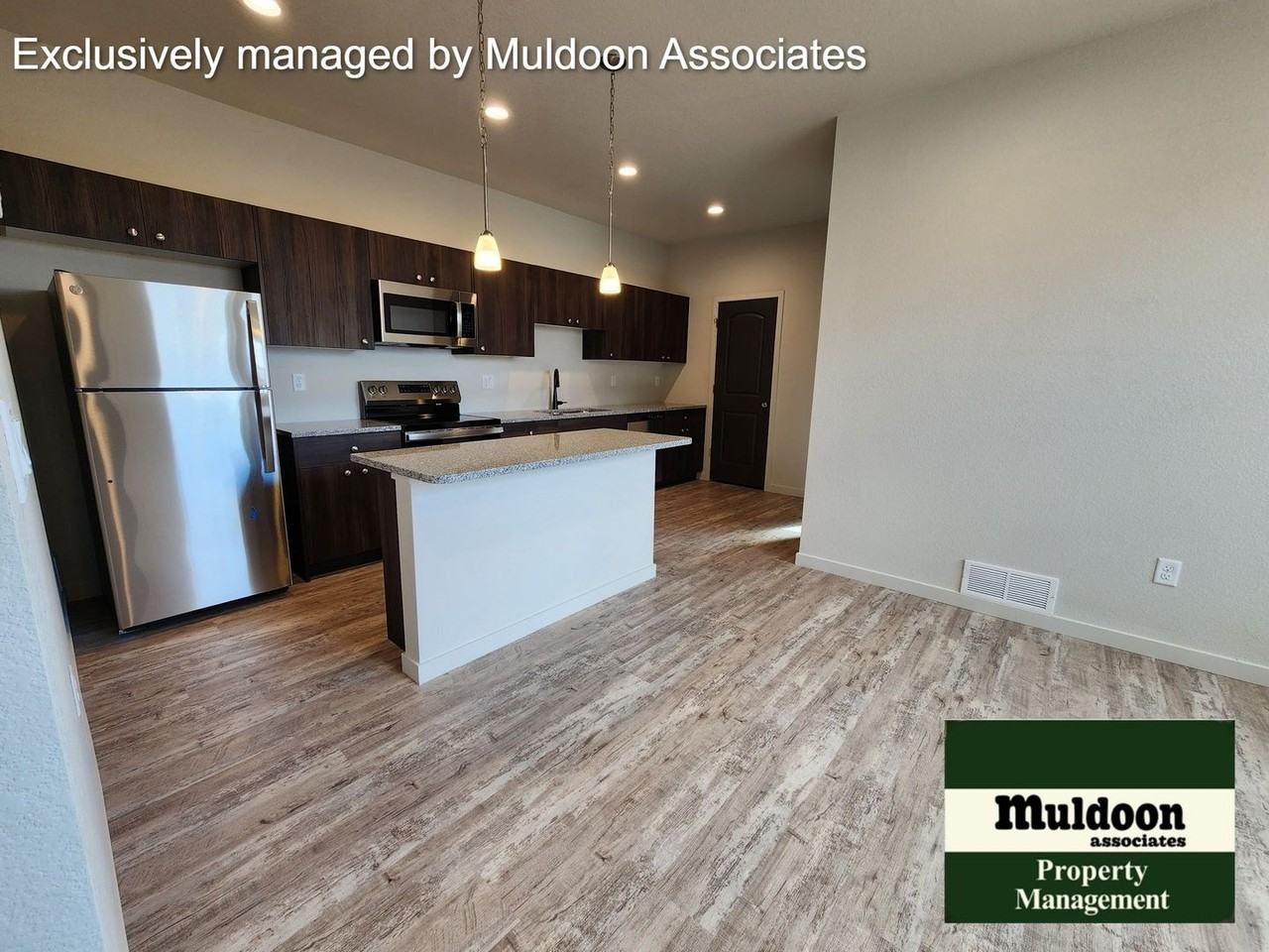 898 S Harmony Dr - Photo 2 of 12