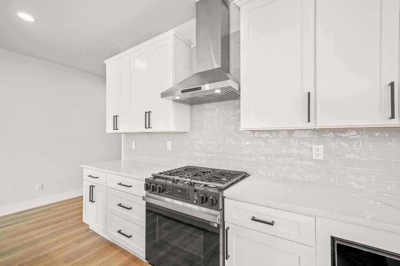 110 Saratoga Dr - Photo 5 of 27