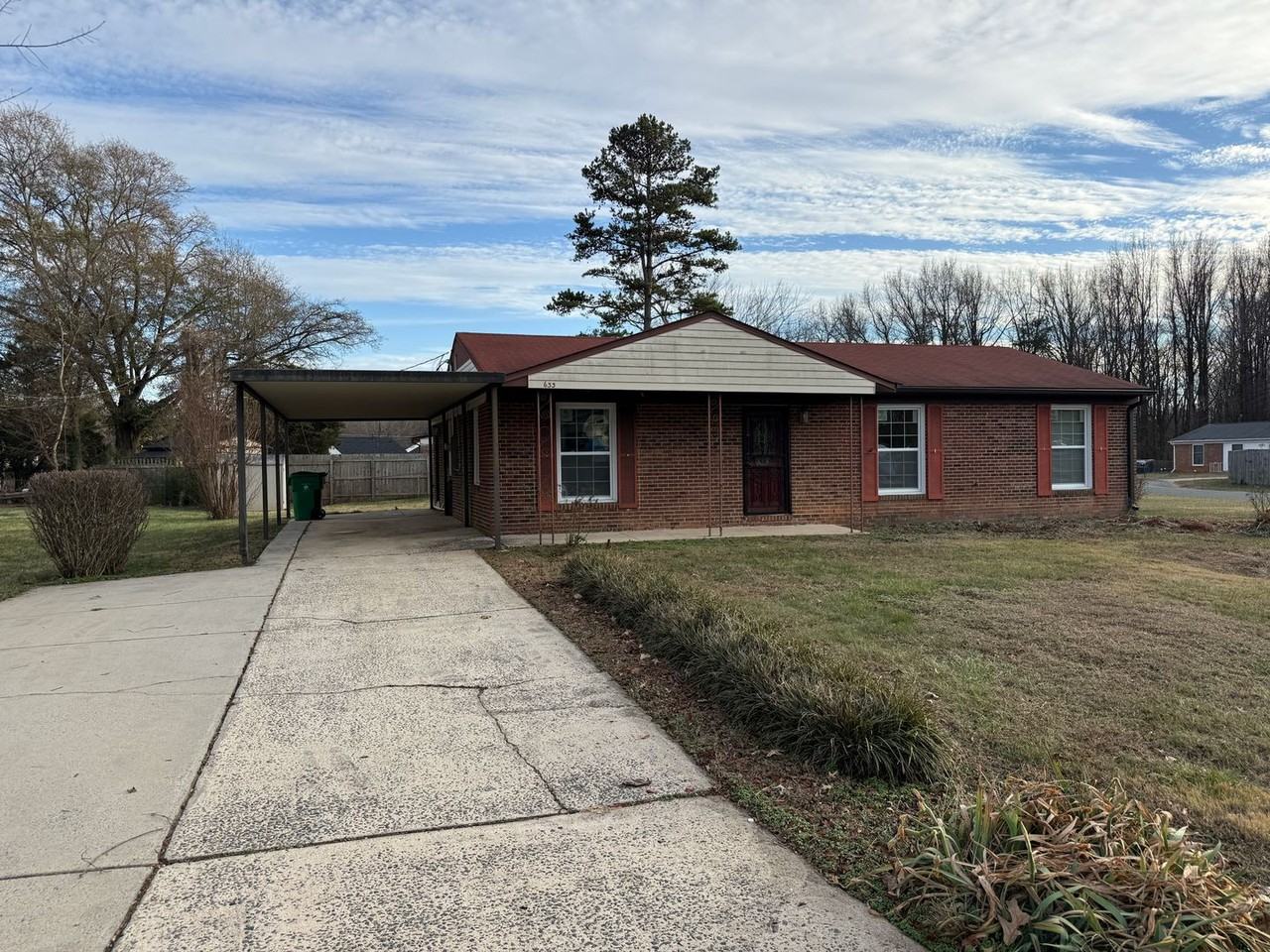 633 Milan Rd E - Photo 2 of 15