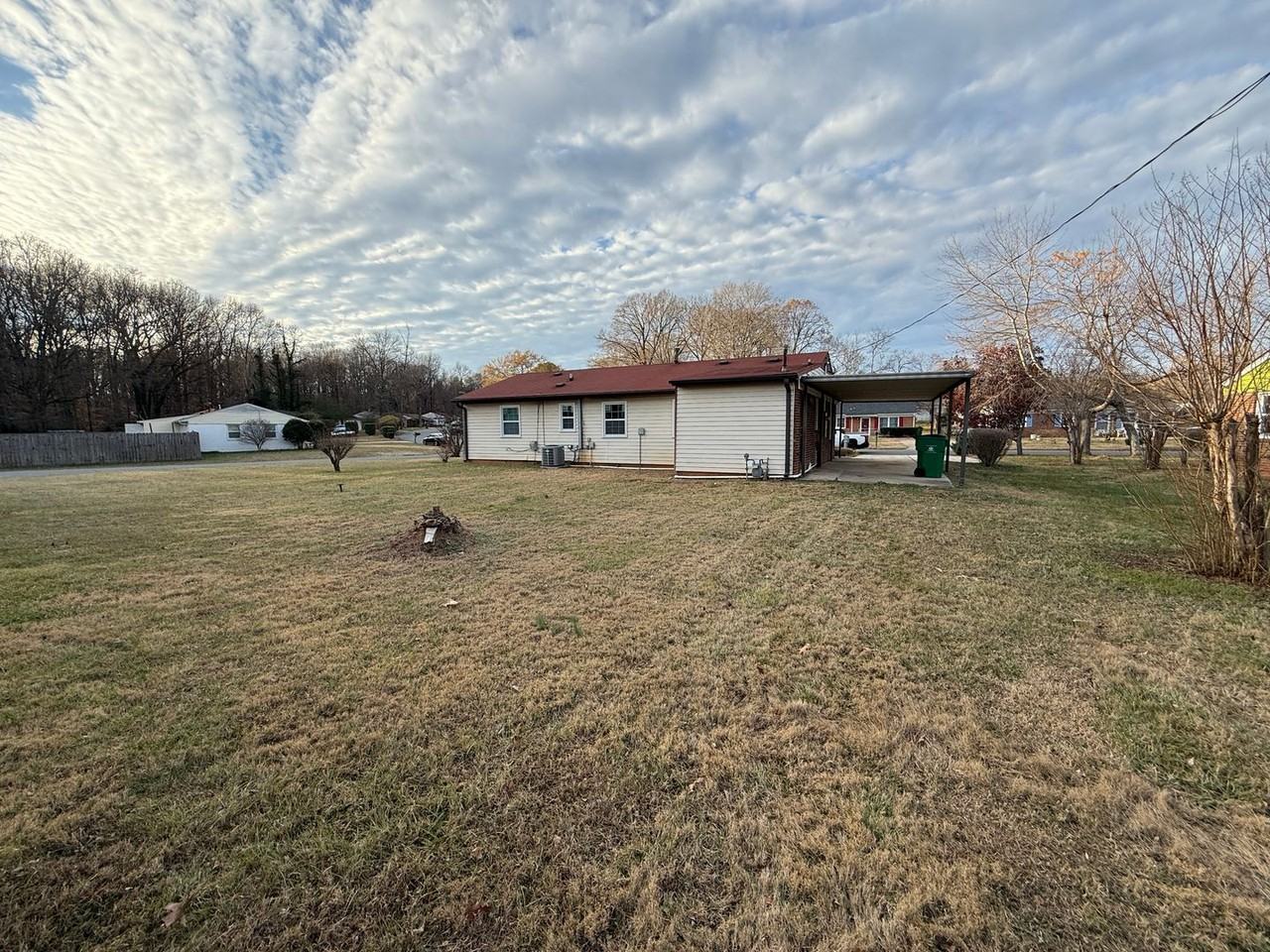 633 Milan Rd E - Photo 3 of 15