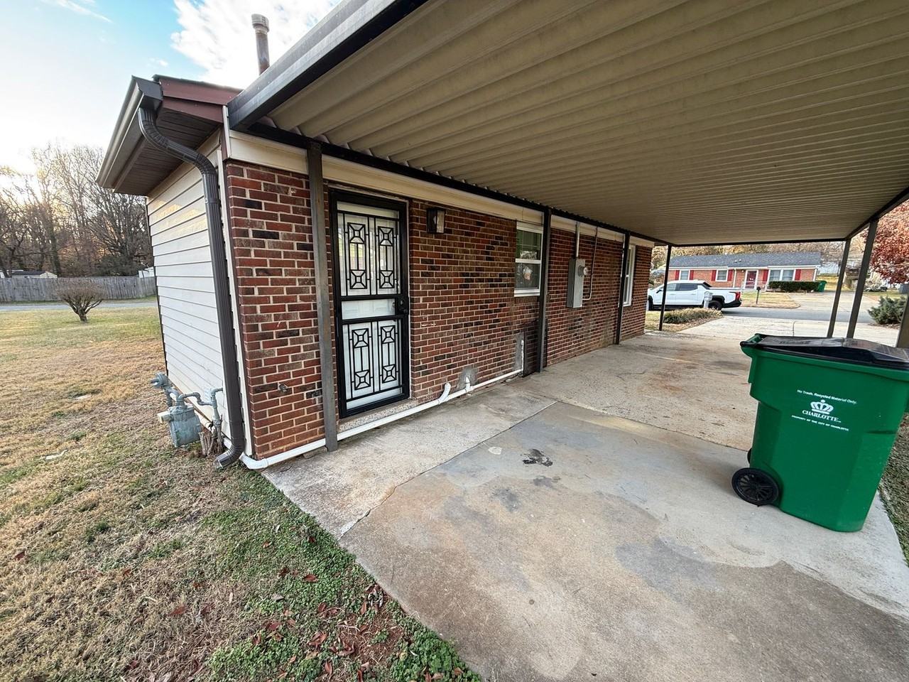 633 Milan Rd E - Photo 4 of 15