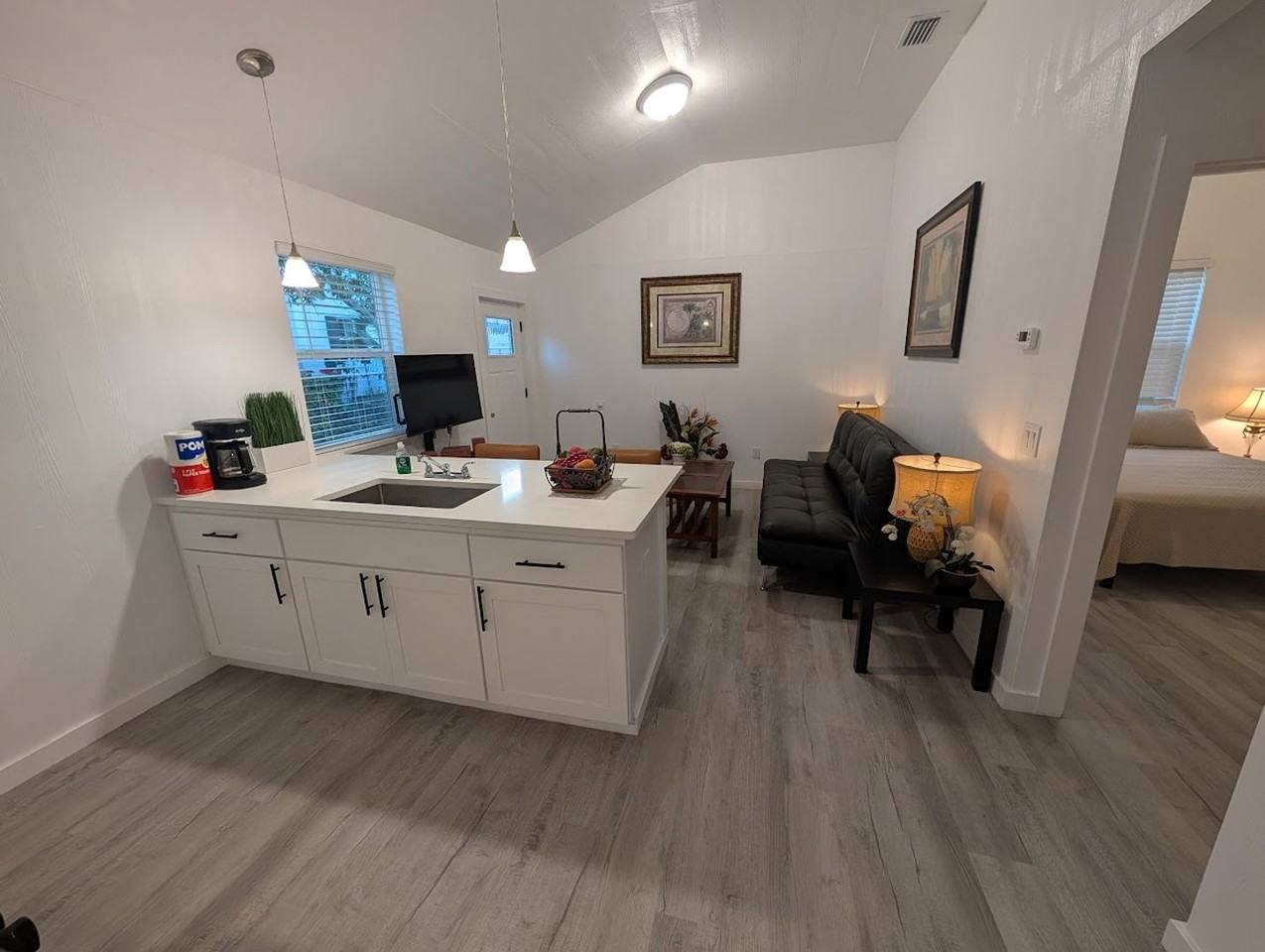 1124 Cocoanut Ave ##Adu - Photo 6 of 21