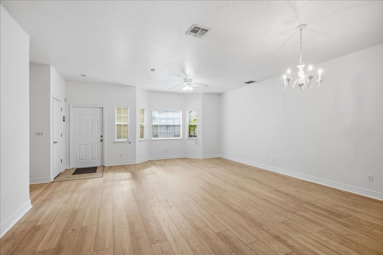 17239 Chateau Pine Way - Photo 3 of 12