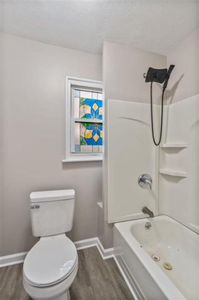 229 Eastview Dr - Photo 3 of 8