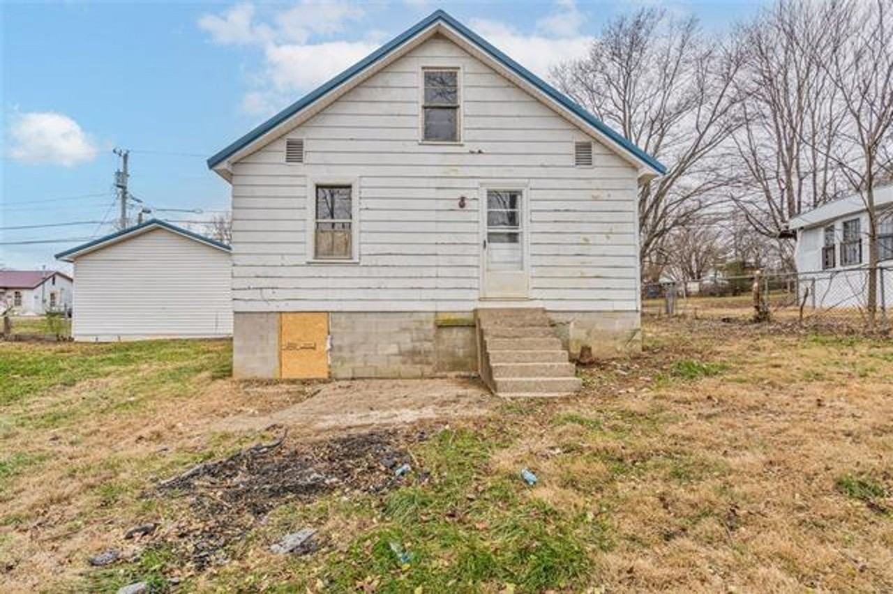 229 Eastview Dr - Photo 4 of 8