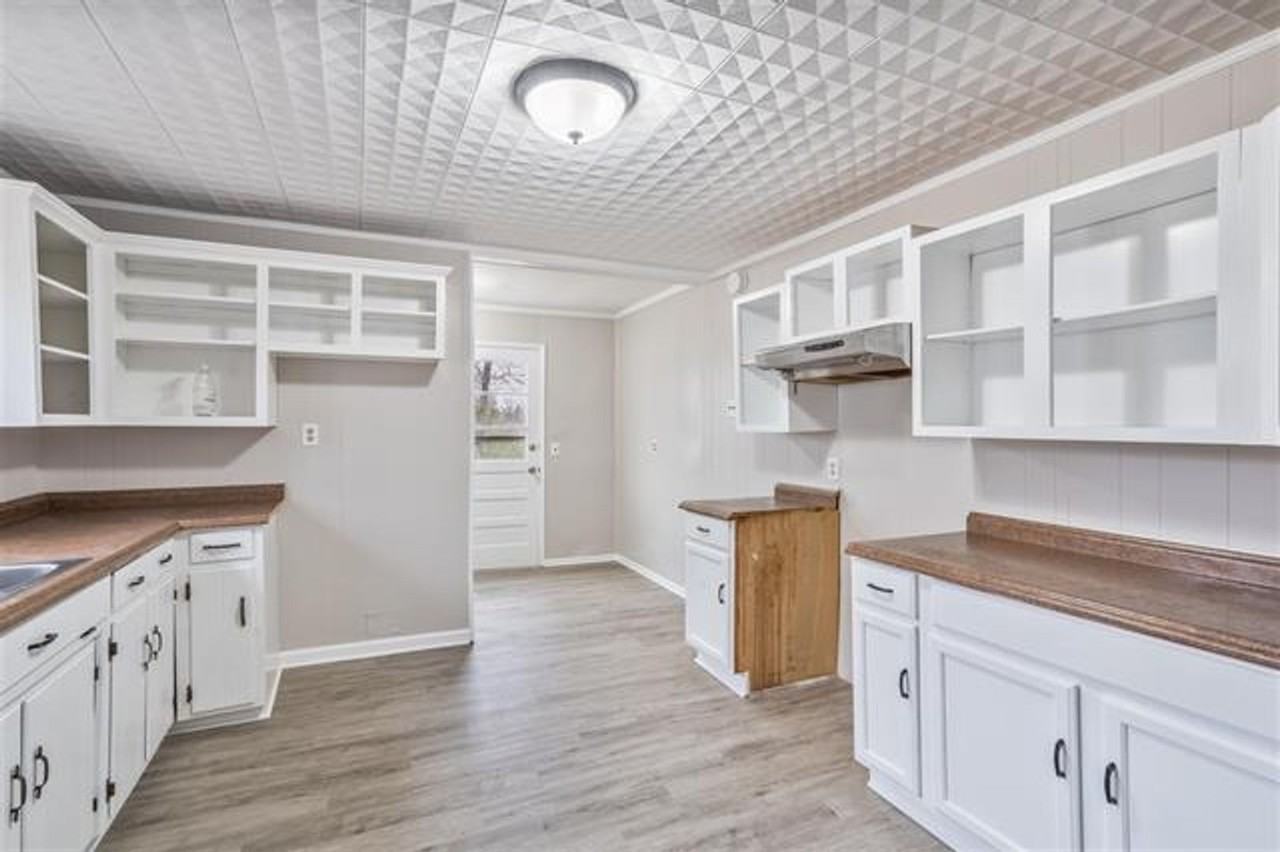 229 Eastview Dr - Photo 5 of 8