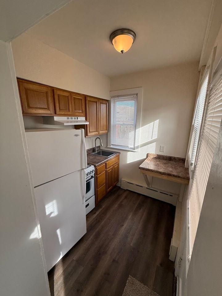 633 Gilham St - Photo 6 of 14