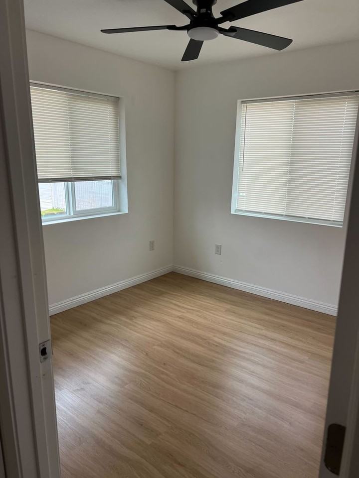 1906 Filson St UNITS A, B, C - Photo 3 of 24