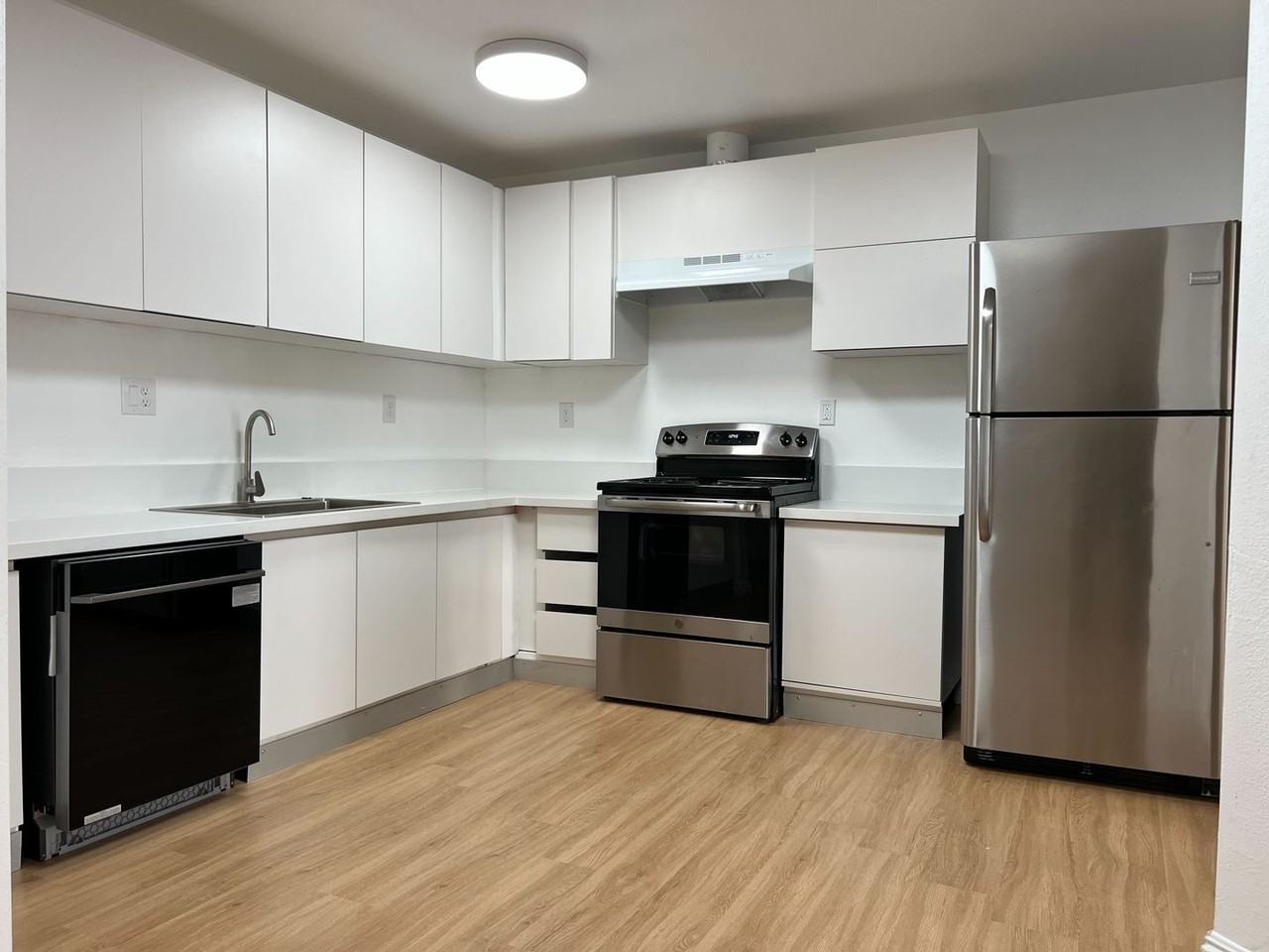 1906 Filson St UNITS A, B, C - Photo 4 of 24