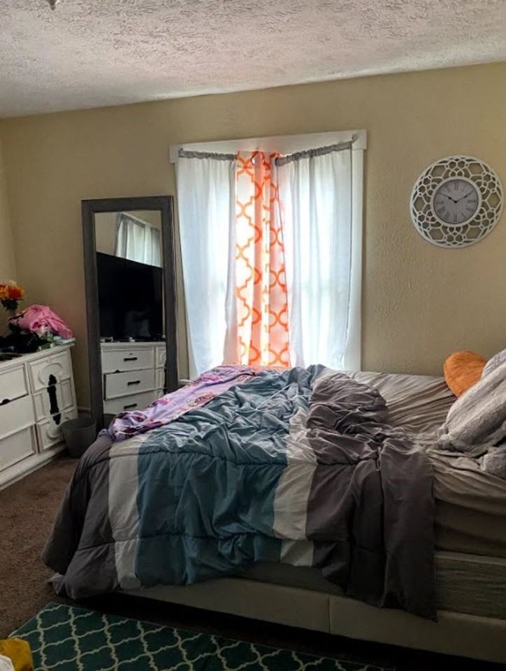 1801 3rd St Se - Photo 2 of 9