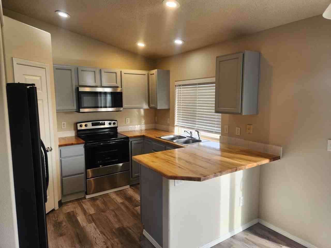 5513 Aspenwood Ave - Photo 4 of 13