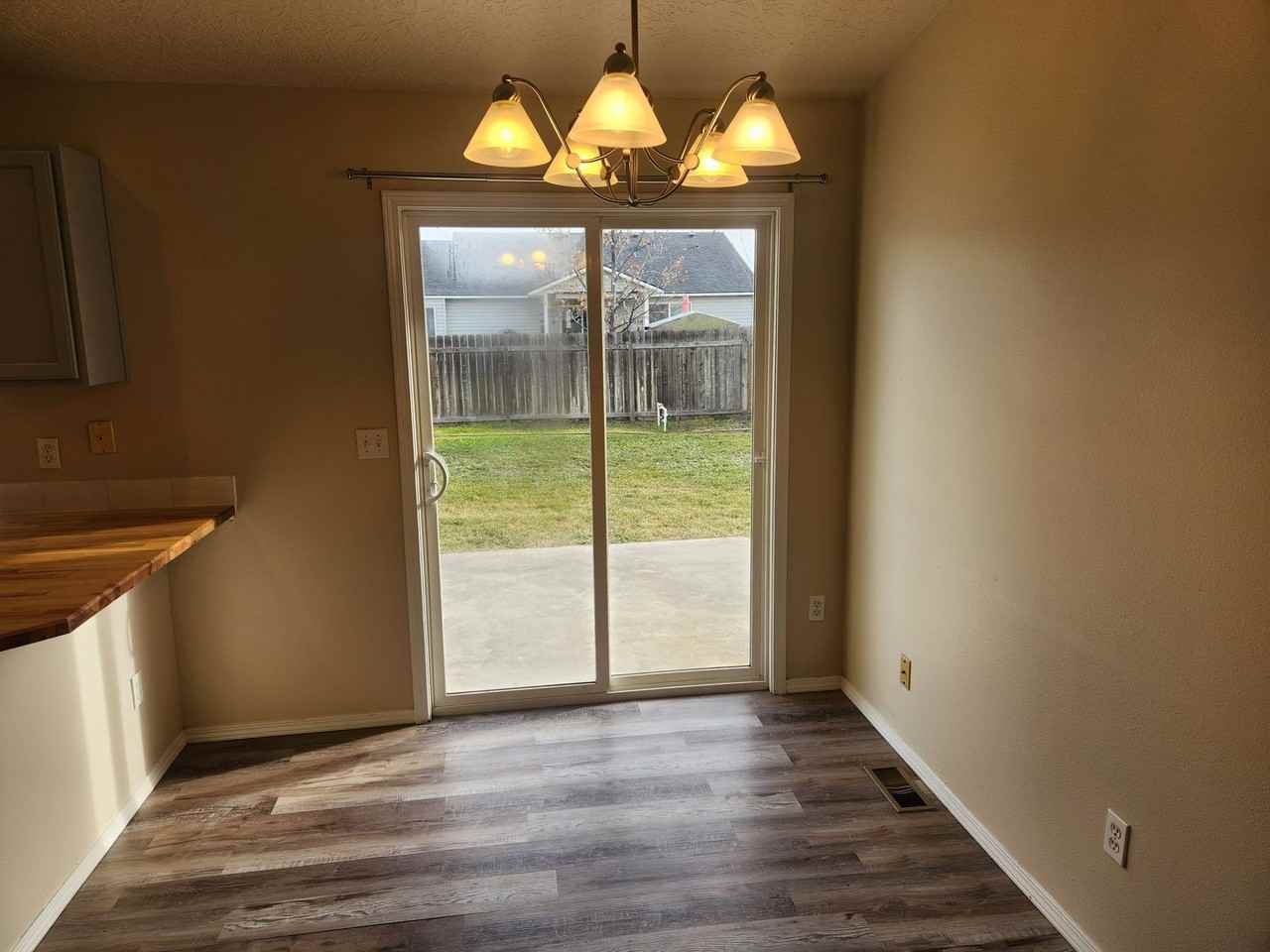 5513 Aspenwood Ave - Photo 5 of 13