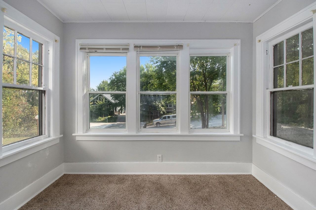 4860 Cuming St - Photo 4 of 14