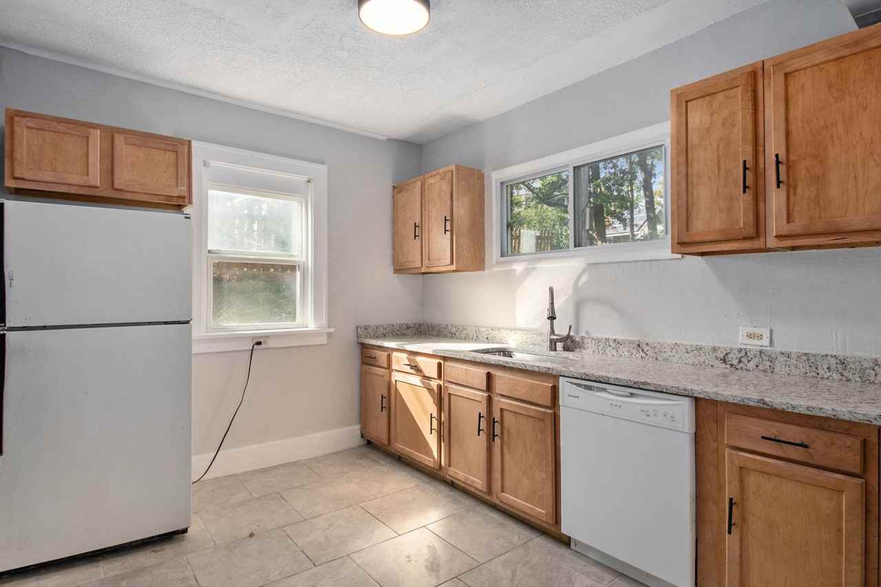 4860 Cuming St - Photo 5 of 14