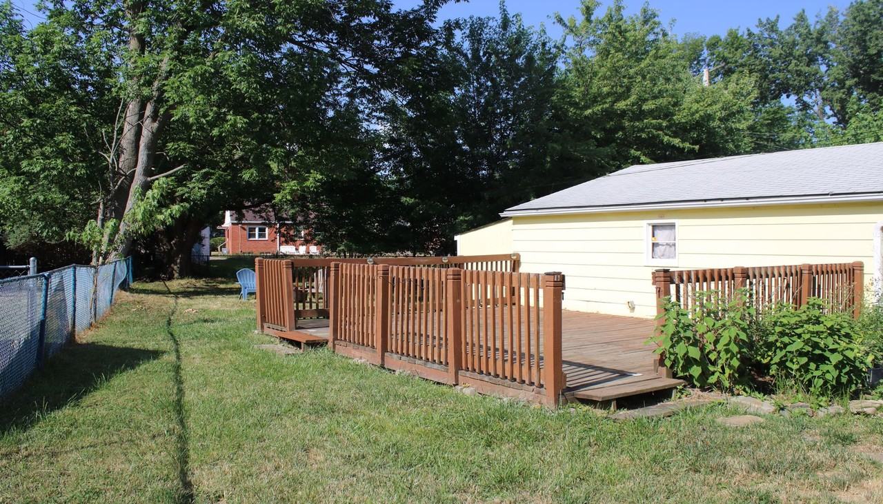 25740 Richards Ave - Photo 4 of 33