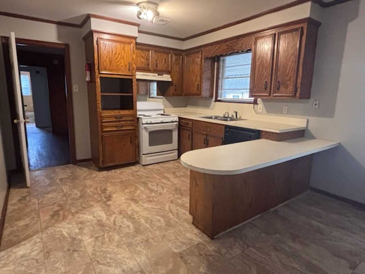 1612 Maria Dr - Photo 3 of 10