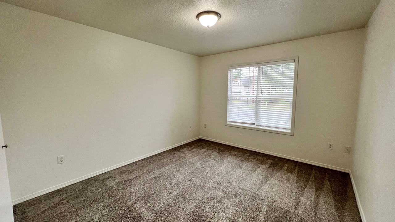 1536 S Main Ave - Photo 6 of 13