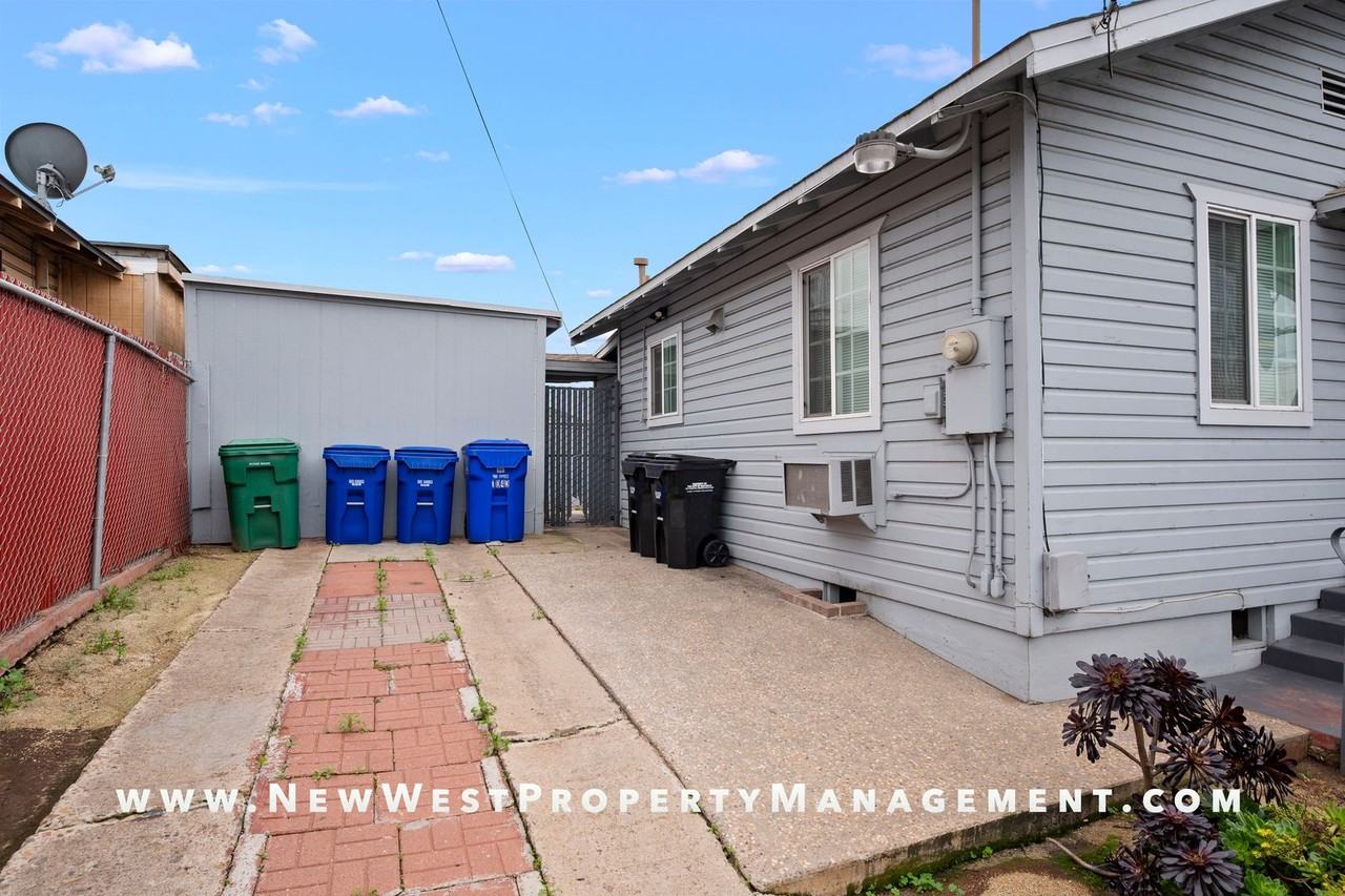 1043 Sampson St #B - Photo 3 of 25