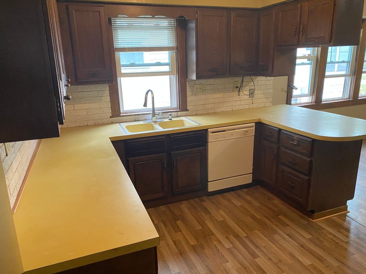 1505 Hillcrest St - Photo 5 of 19