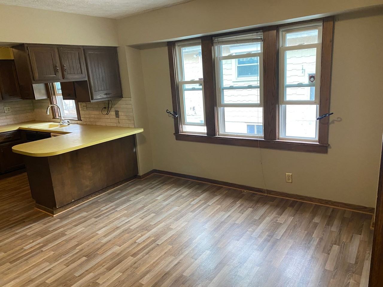 1505 Hillcrest St - Photo 7 of 19