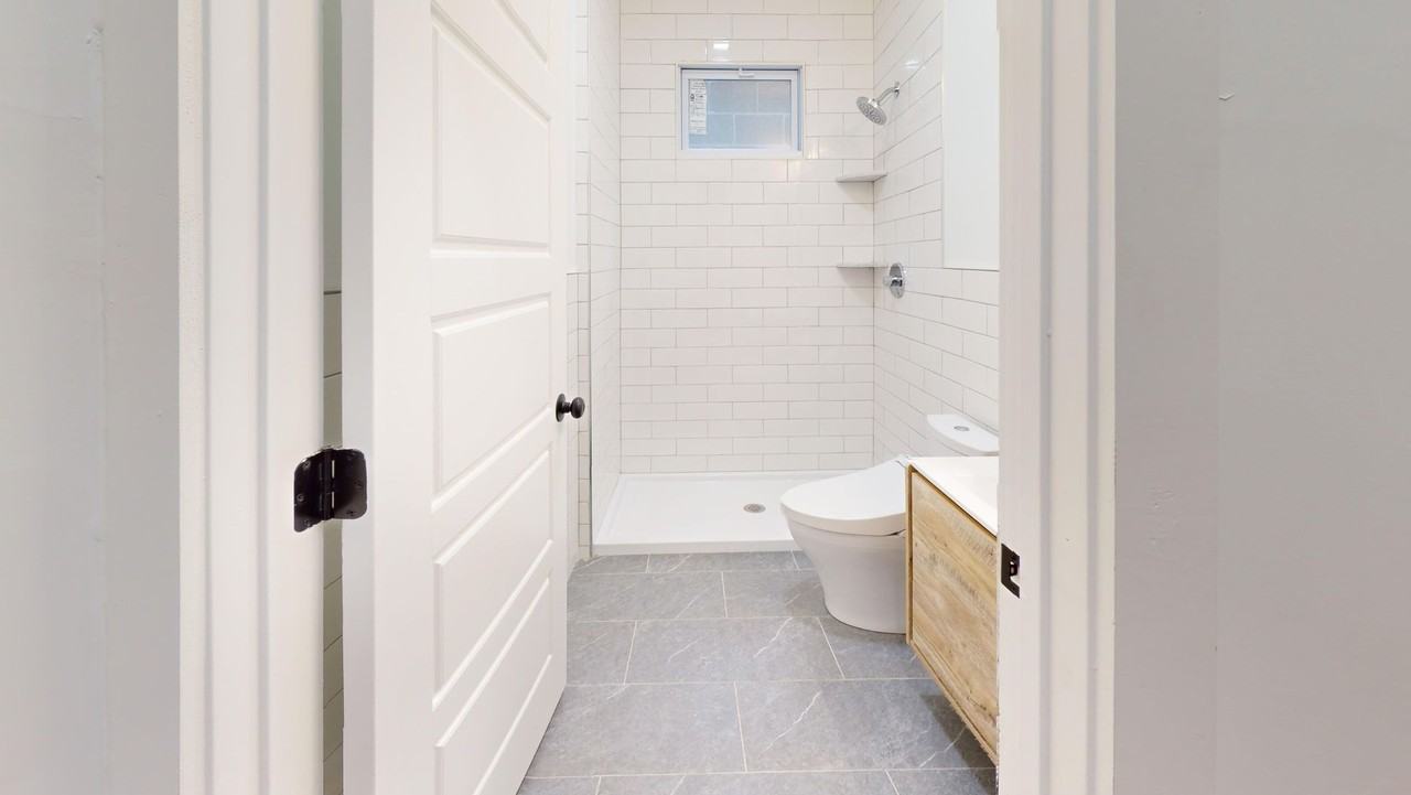 243-245 Willow Street - Photo 7 of 50