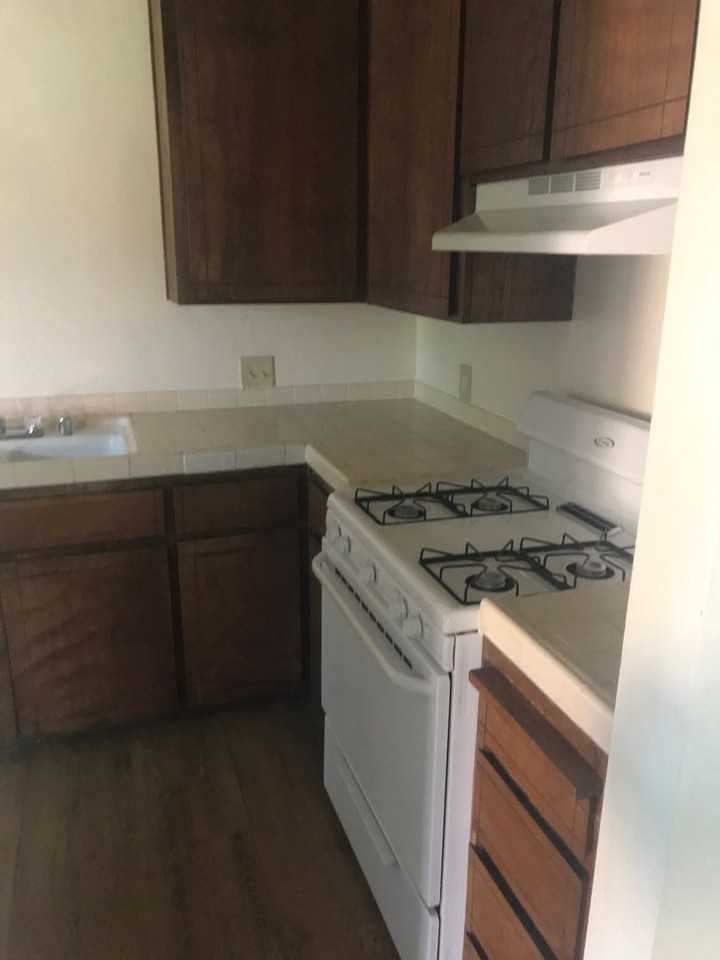 888 Greenfield Ave #S - Photo 2 of 6