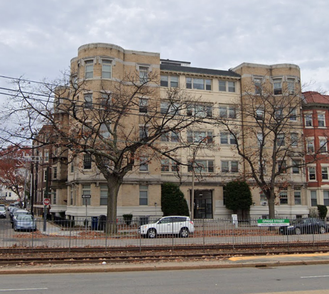 1313 Commonwealth Ave - Photo 7 of 8