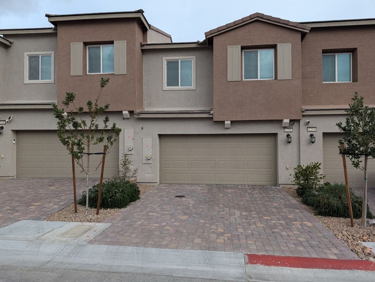 6206 Foxes Dale St - Photo 2 of 24